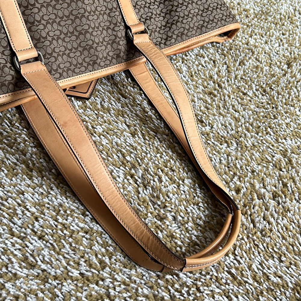 Coach - Picture 8 of 11